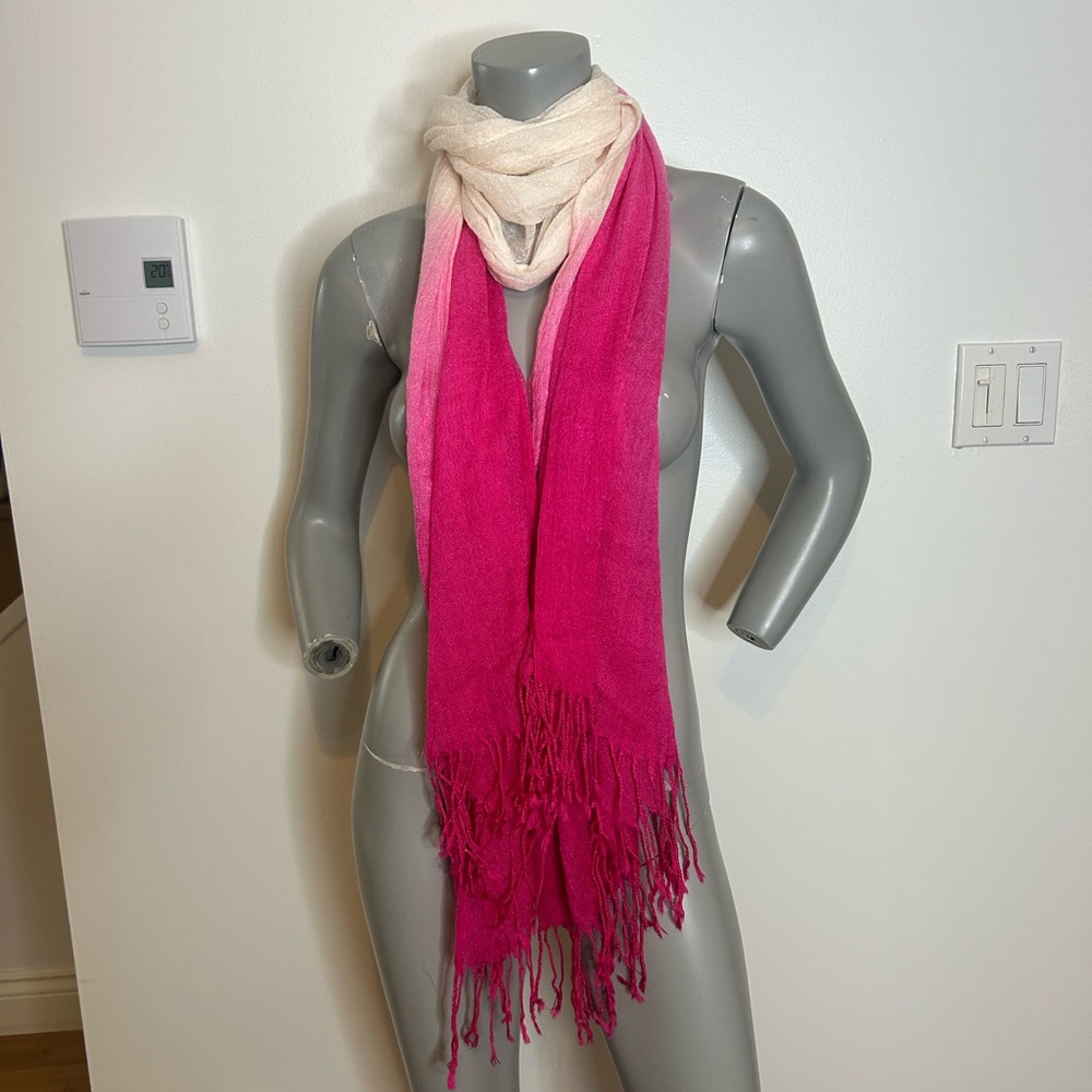 Elegant Pink and white Women's Scarf with fringes ❤️72x36
